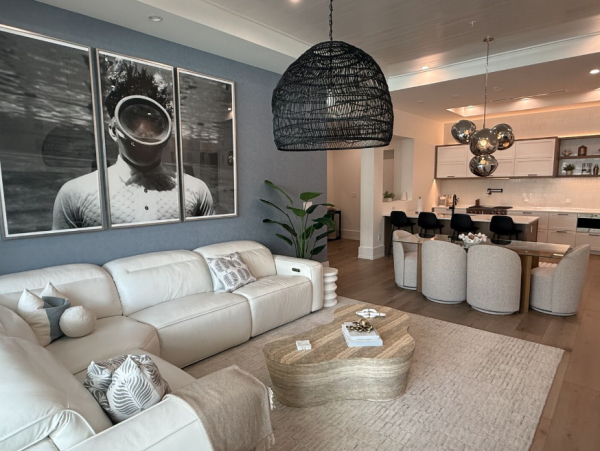 Super Posh Upscale Naples Condo Walk to Dining Olde Naples